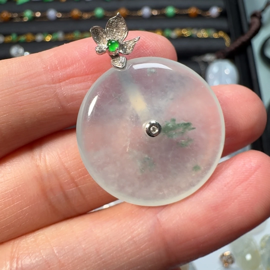 翡翠18K金镶嵌颈饰冰种飘花平安扣