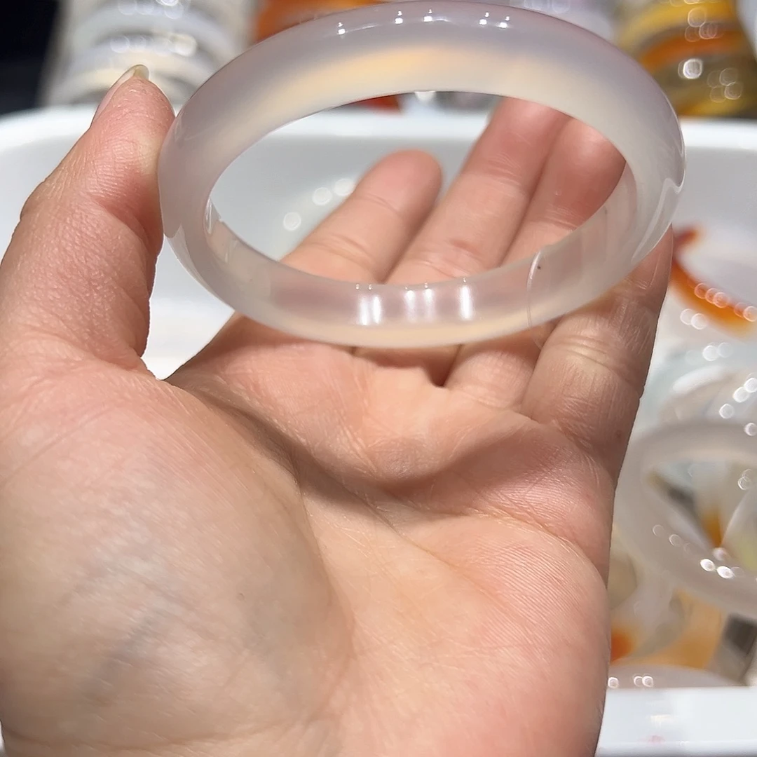 小***心玛瑙/玉髓未镶嵌手镯