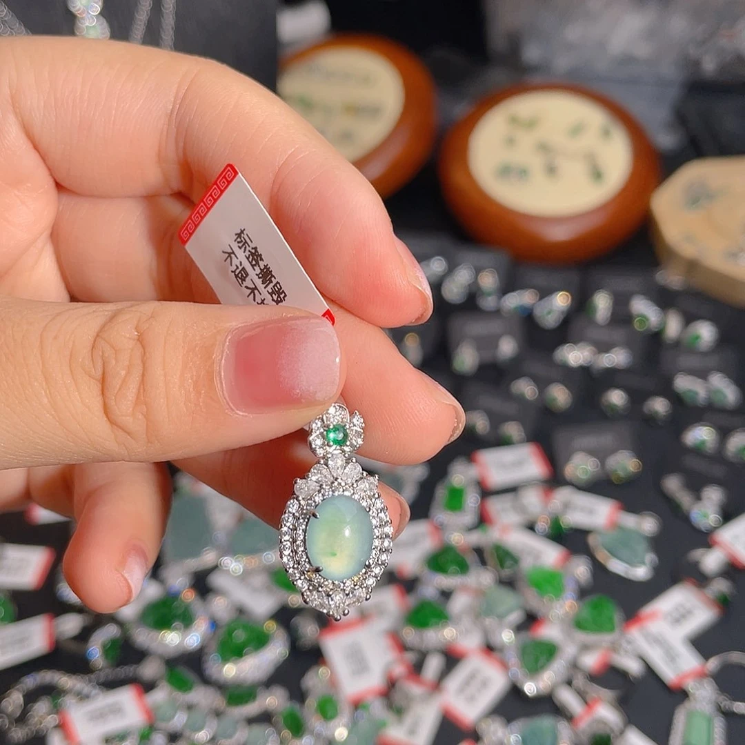 翡翠未镶嵌吊坠(不含链)吊坠