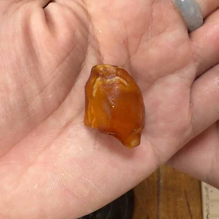琥珀未镶嵌裸石4.3克