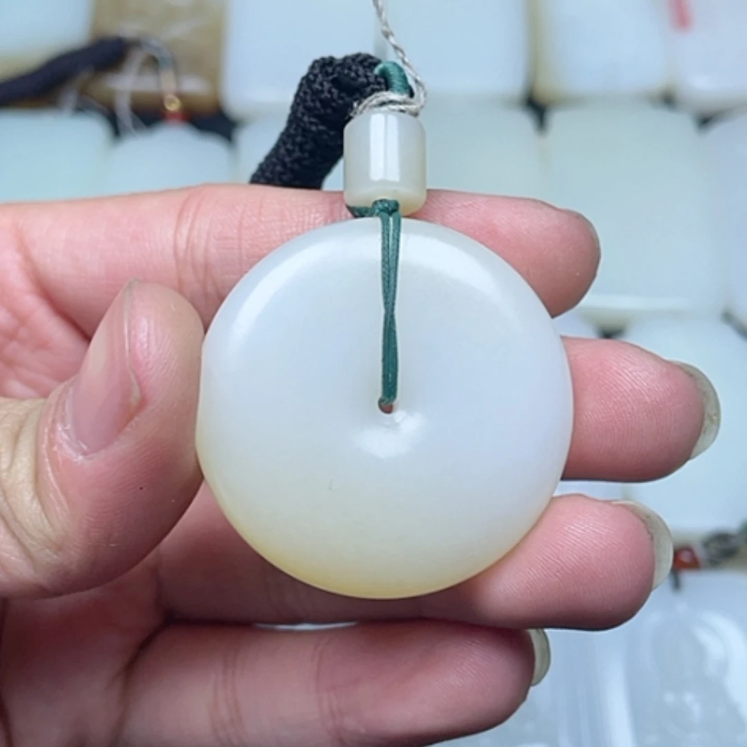 【闪购商品】颈饰未镶嵌和田玉