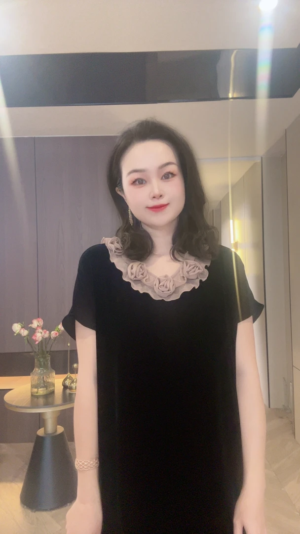 25128Q领口玫瑰立体真丝丝绒女士桑蚕丝连衣裙