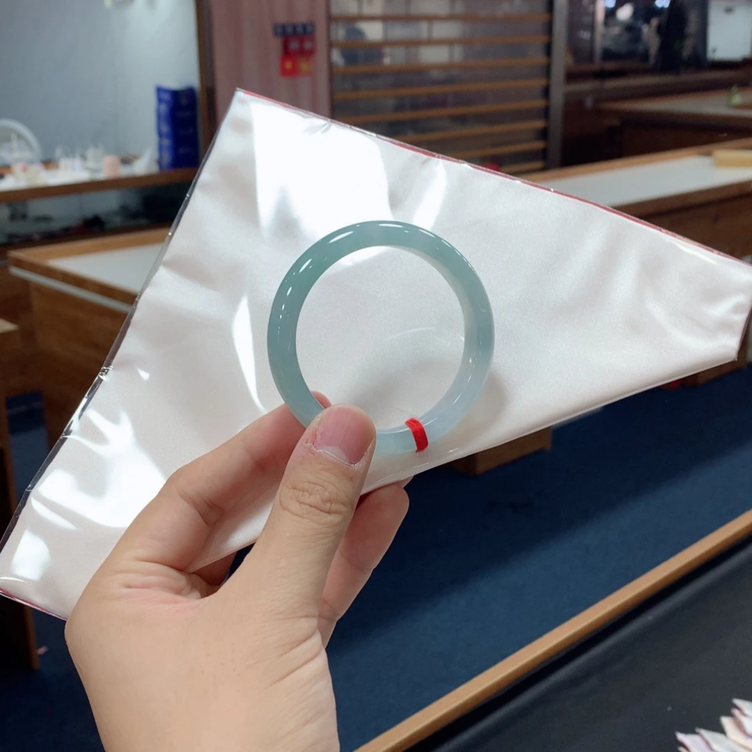 翡翠未镶嵌手镯买断