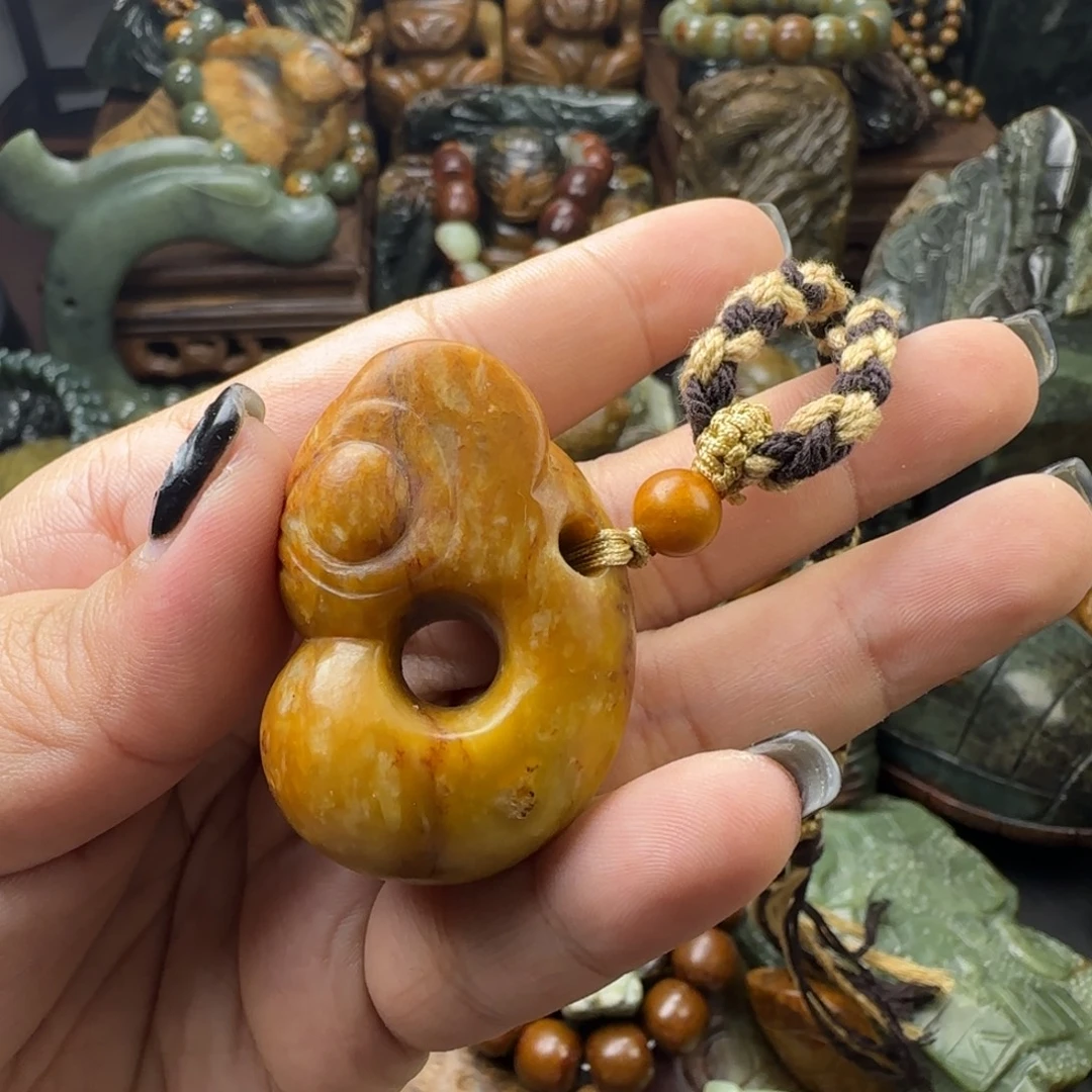 透闪石质玉未镶嵌珠宝奇石