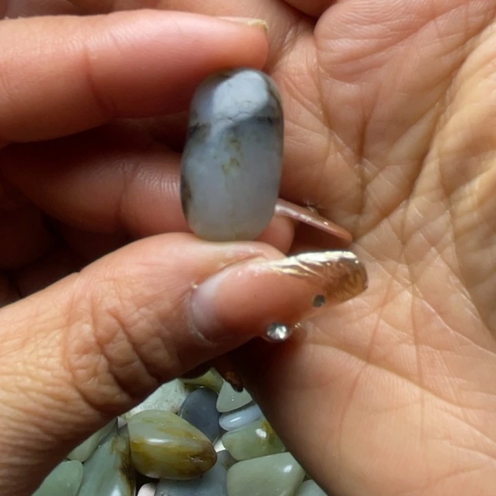 和田玉未镶嵌珠宝半成品