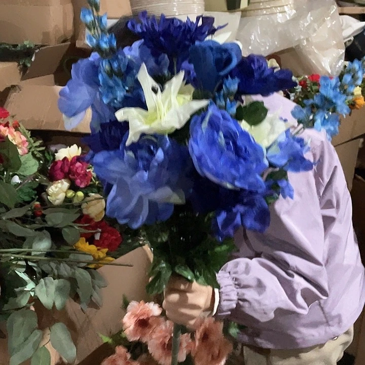 陶瓷花瓶，仿真绿植。