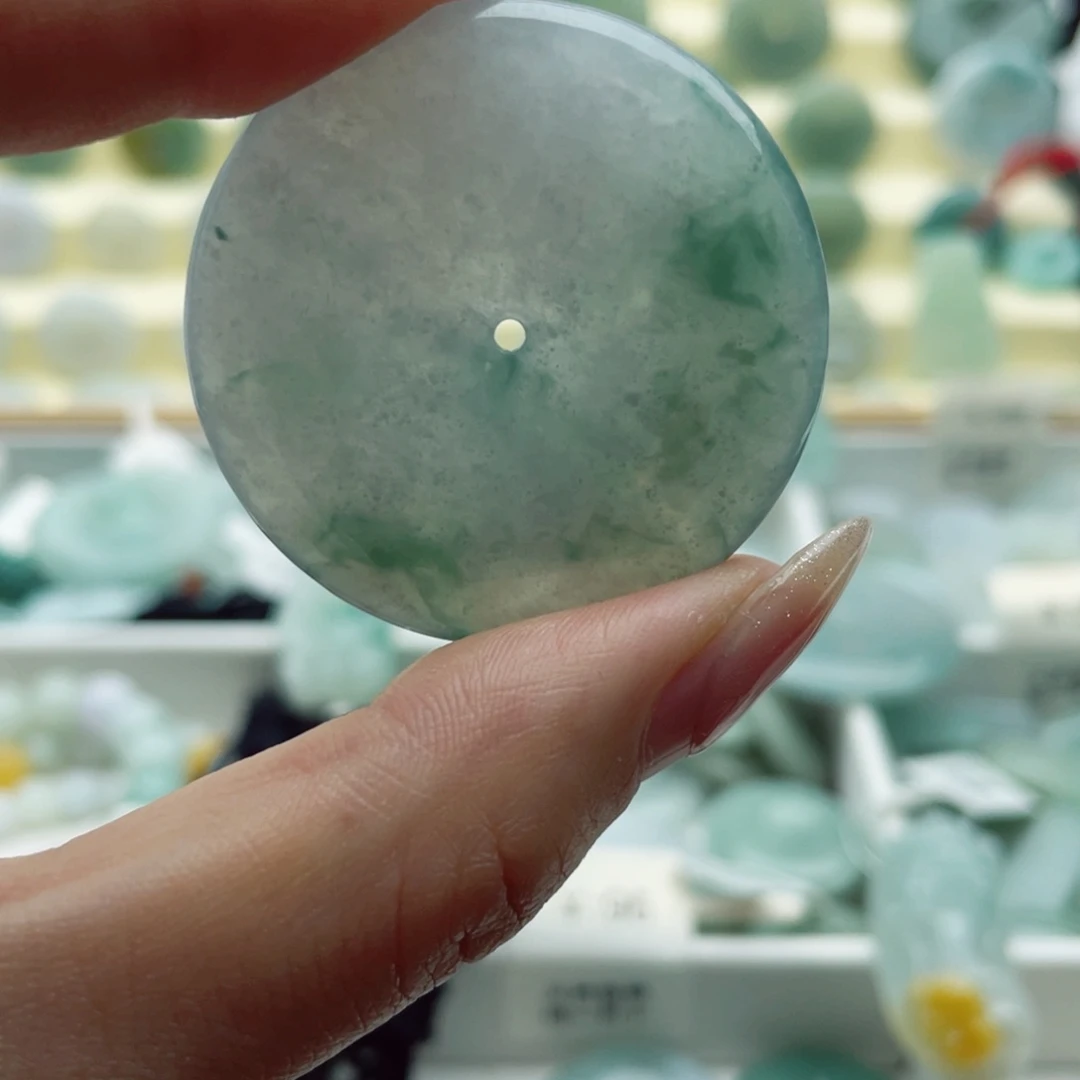 翡翠颈饰未镶嵌天然翡翠