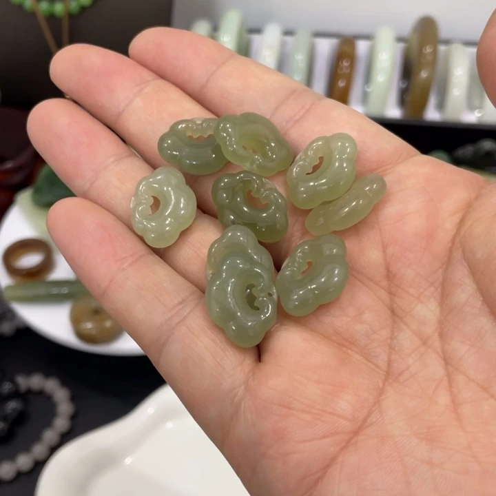 和田玉（糖玉）未镶嵌吊坠(不含链)