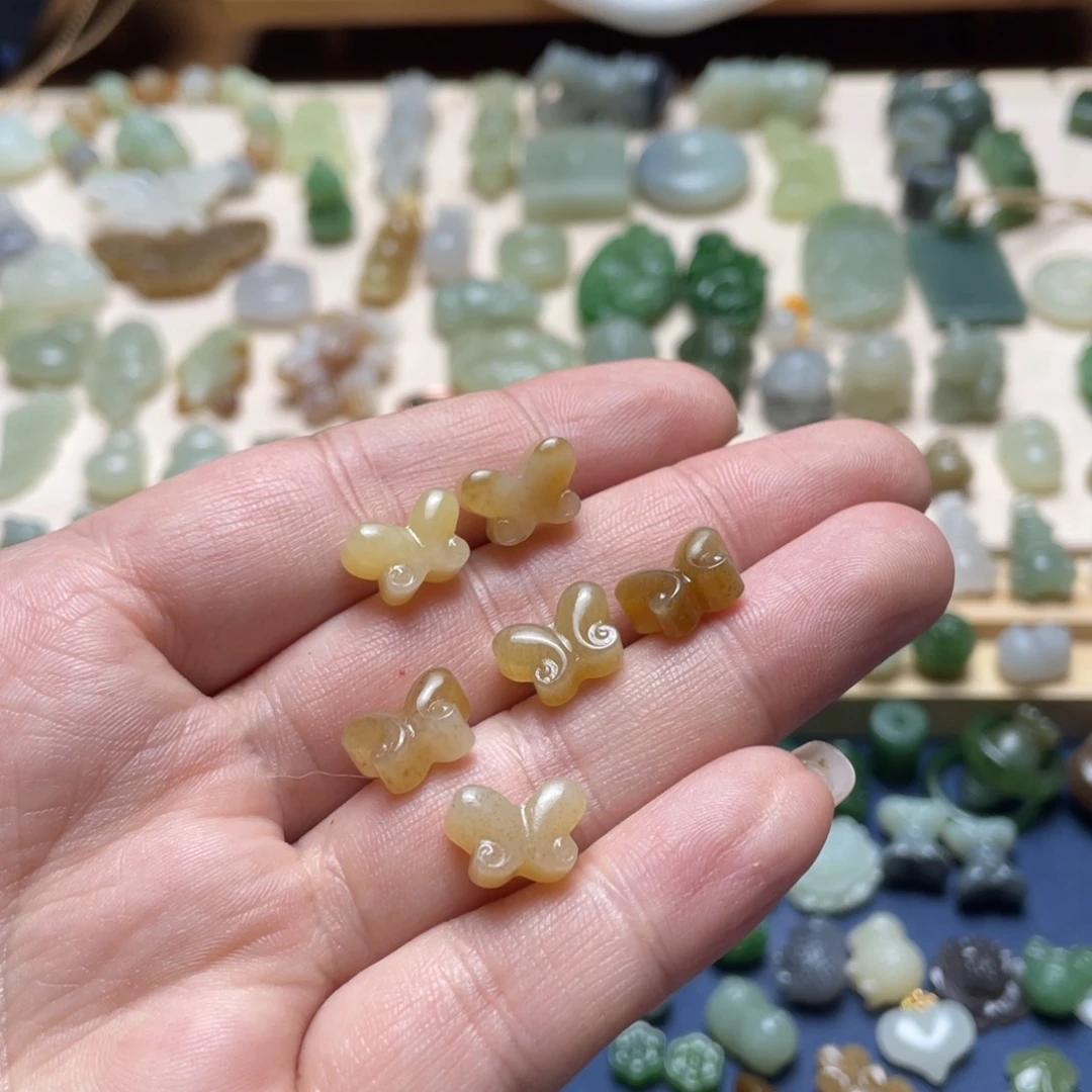 和田玉未镶嵌吊坠(不含链)一个