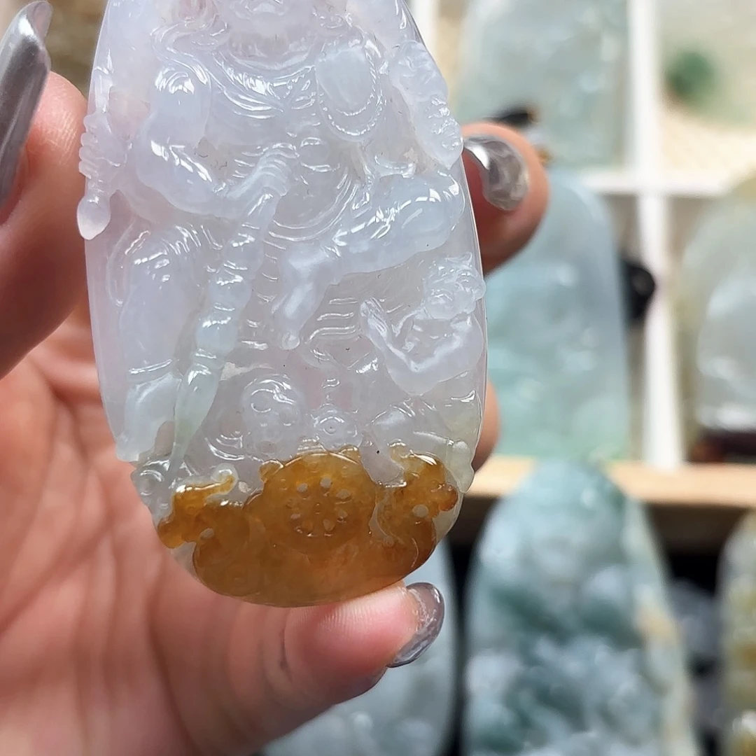 翡翠颈饰未镶嵌行****人不动