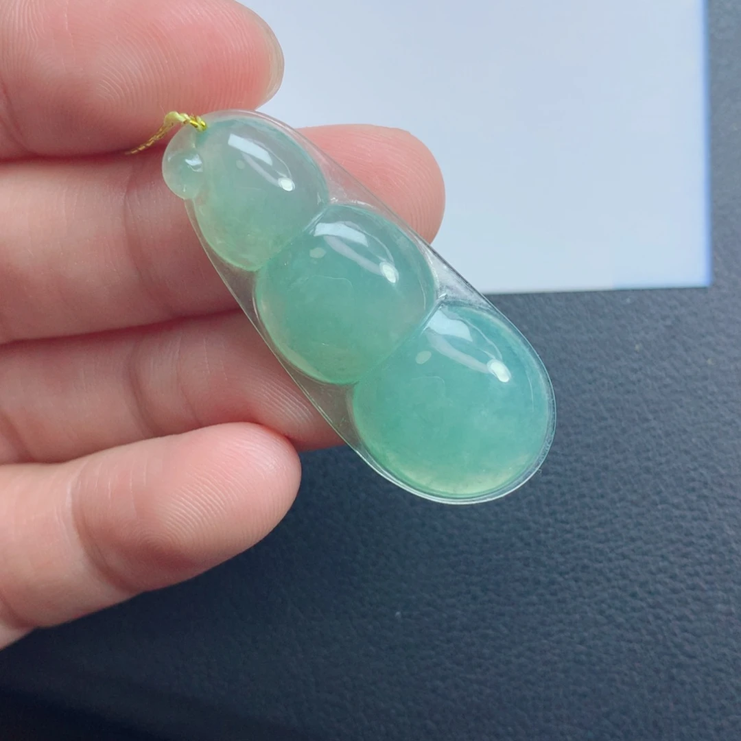 翡翠颈饰未镶嵌福豆