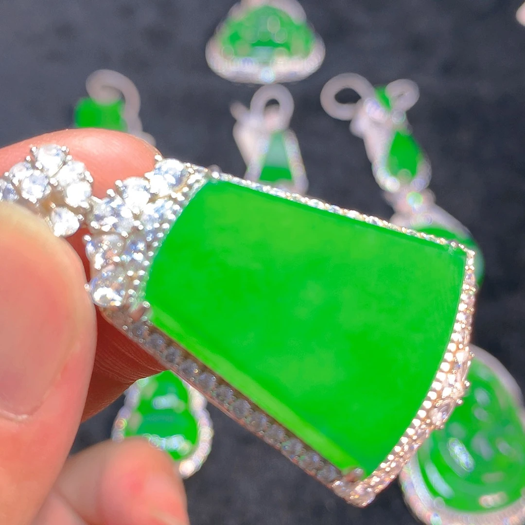 颈饰银S925镶嵌翡翠