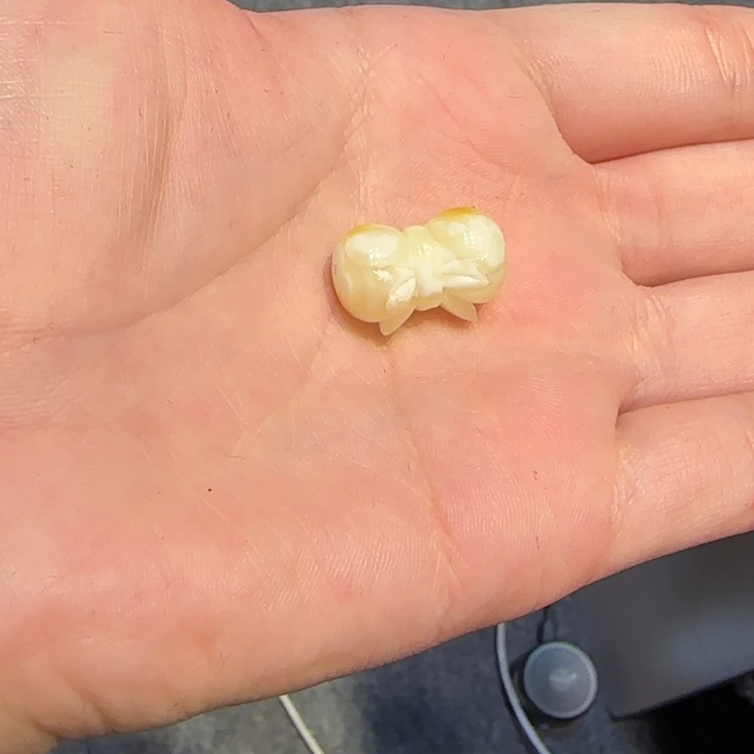 追***6琥珀未镶嵌裸石蜜蜡蝴蝶结