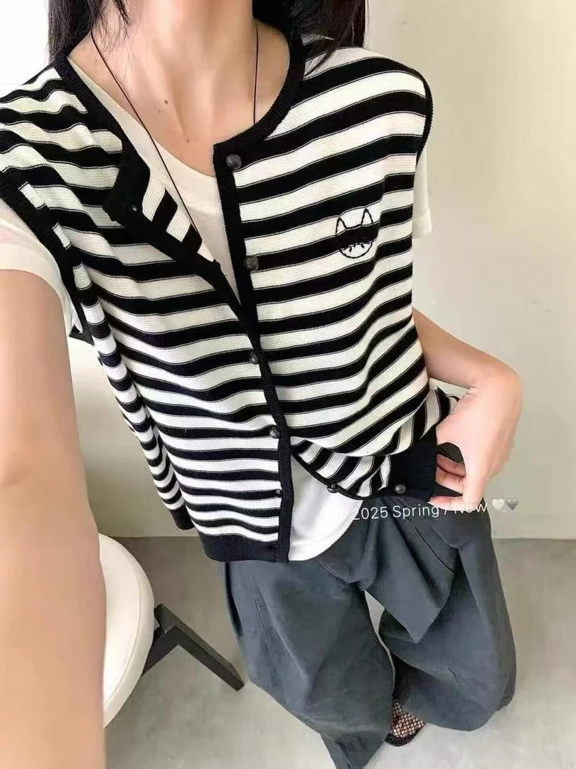 初秋家春季新款小猫黑白条无袖马甲