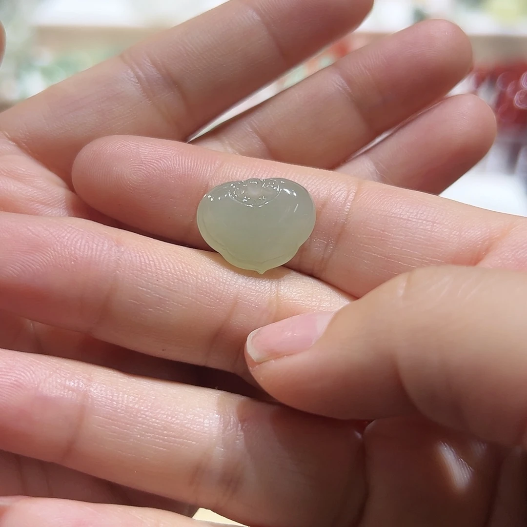 和田玉颈饰未镶嵌徐*桐