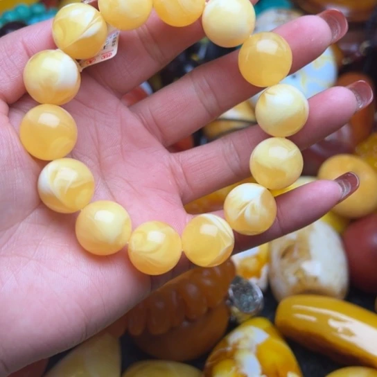 琥珀手串未镶嵌蜜蜡