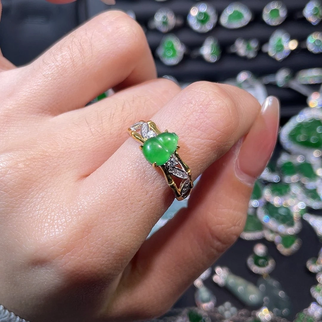 翡翠颈饰未镶嵌葫芦戒指