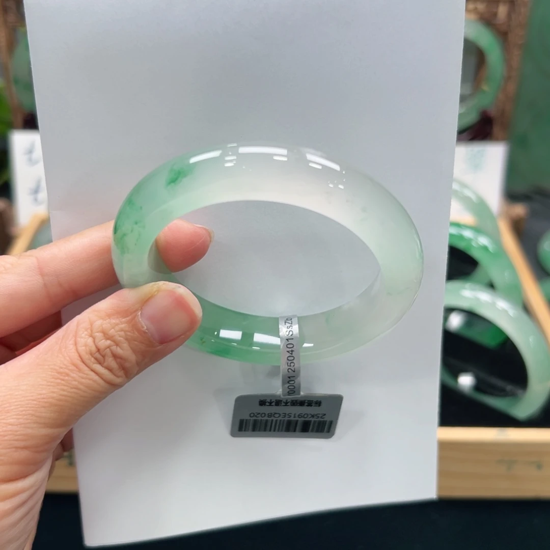 石英质玉未镶嵌手镯➕佳佳556