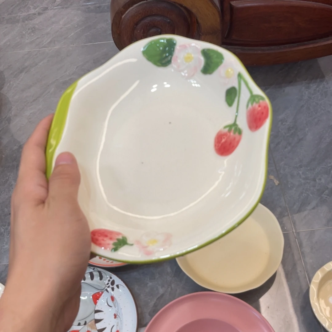 陶瓷微瑕餐具介意勿拍，满18飞！