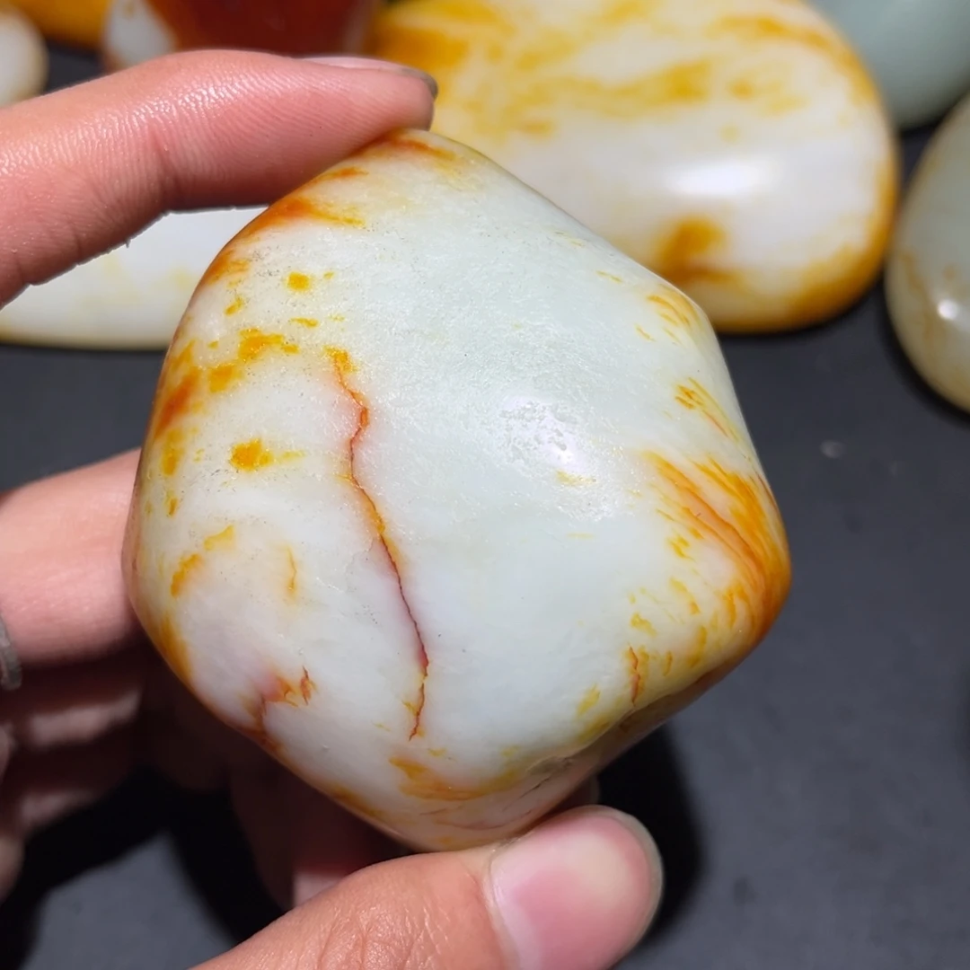 和田玉未镶嵌珠宝奇石