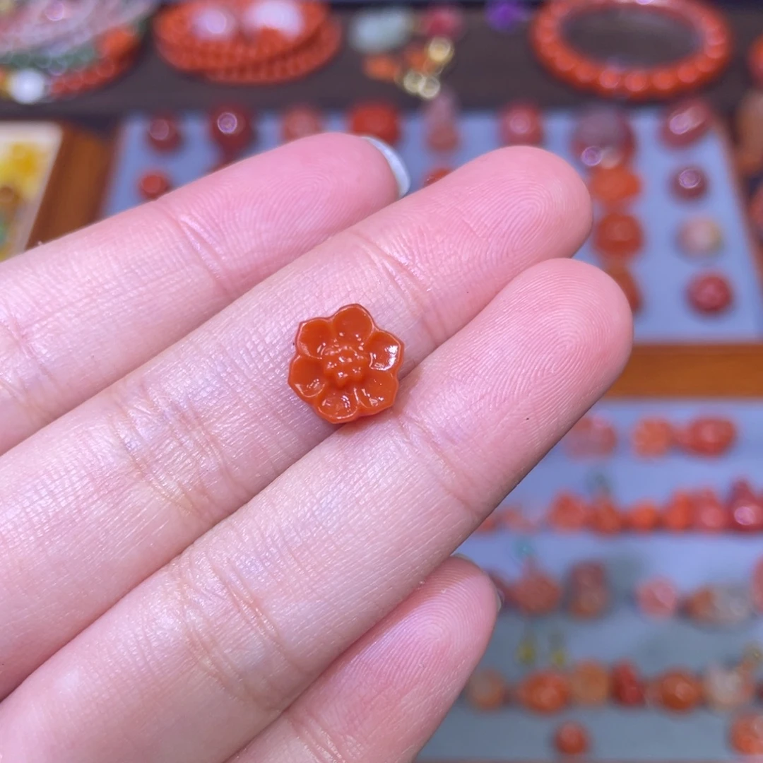 南红玛瑙未镶嵌满肉小梅花