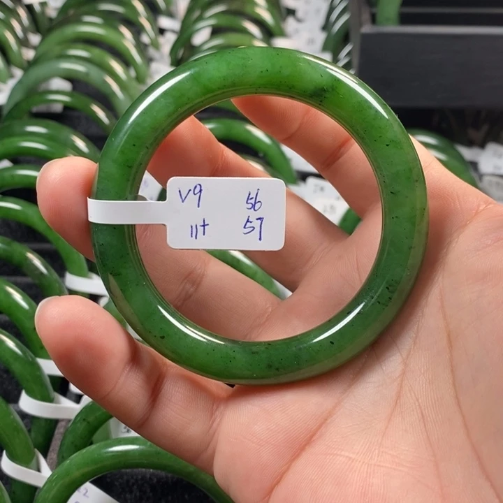 和田玉（碧玉）手镯未镶嵌56+