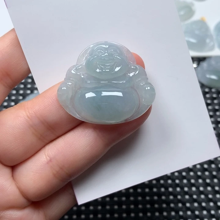 翡翠未镶嵌颈饰佛公