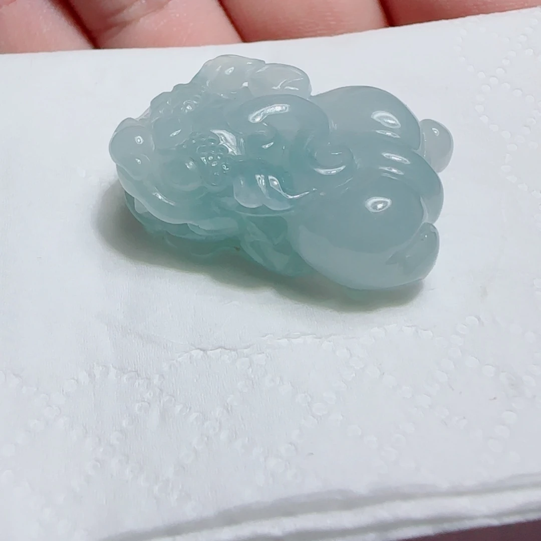 翡翠未镶嵌颈饰貔貅