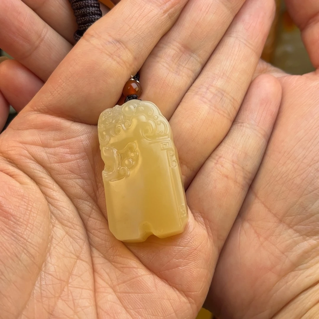 石英质玉黄蜡石挂件未镶嵌邦**敌