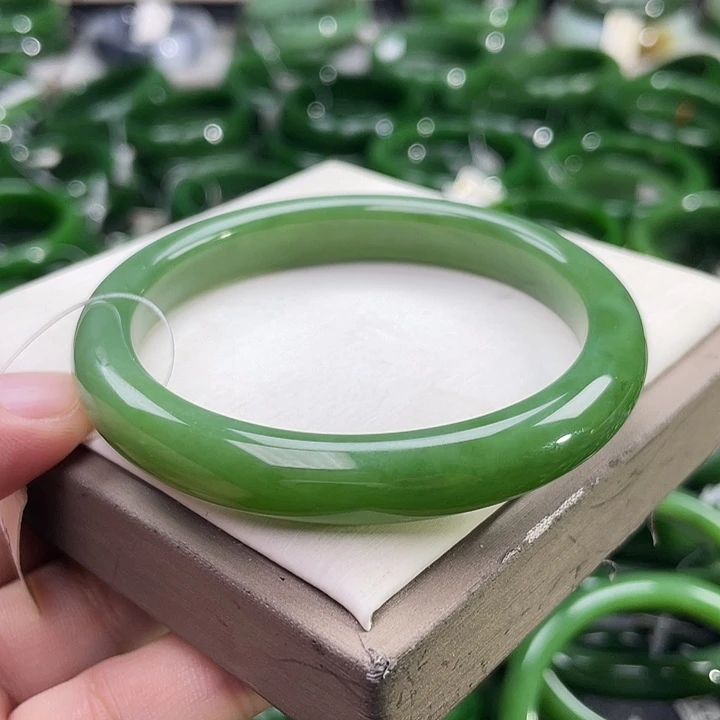 未镶嵌手镯和田玉（碧玉）