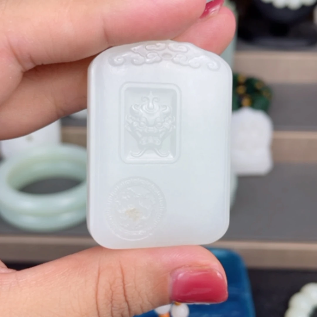 【闪购商品】颈饰未镶嵌和田玉