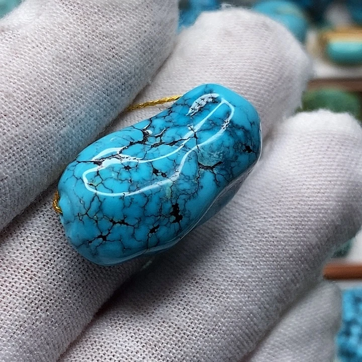 绿松石未镶嵌珠宝奇石