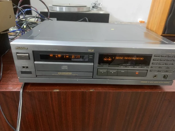 9新  二手狗听琴CD机,220伏电压,运费自理