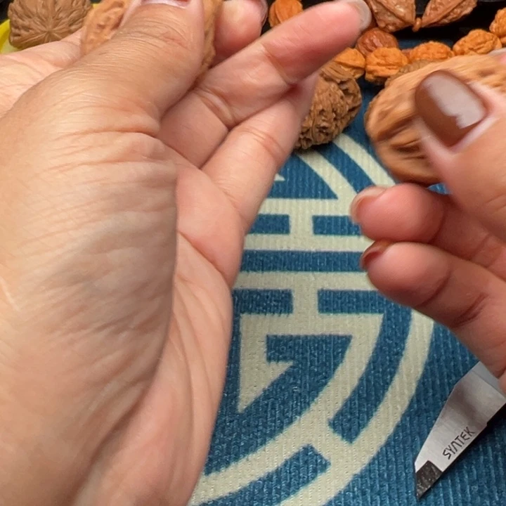 吊坠桃核文玩核桃瓷瓶鸭嘴