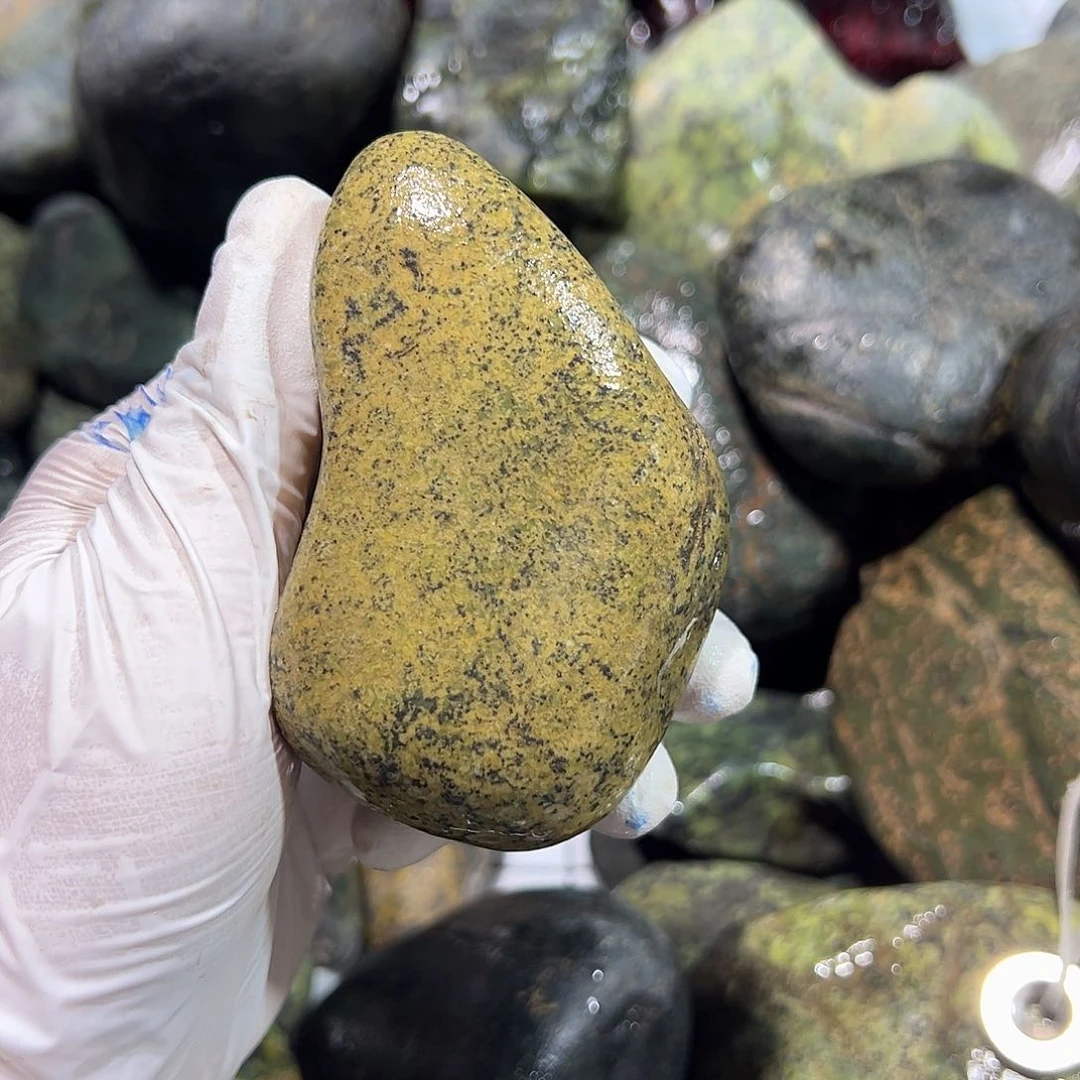 合金蛇纹石玉西藏藏玉药王石米*?