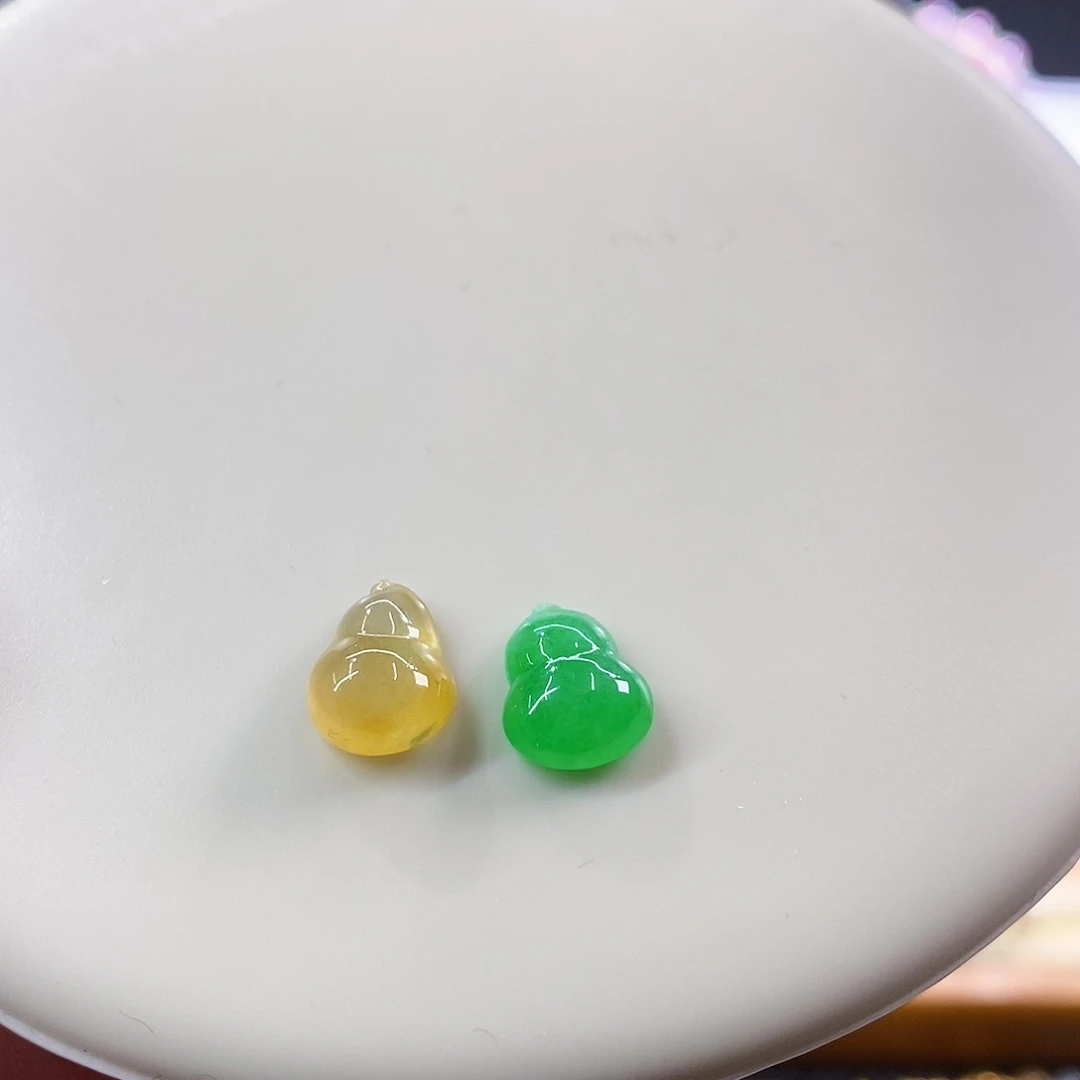 裸石翡翠一对葫芦