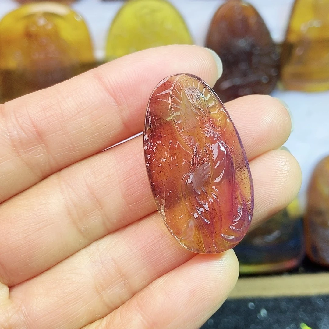 琥珀颈饰未镶嵌琥珀