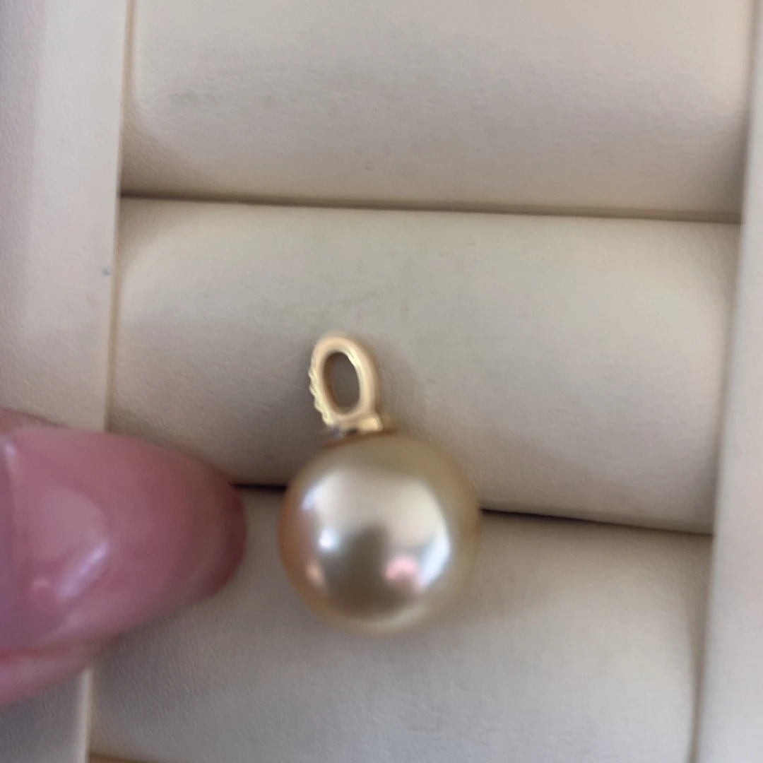 颈饰18K金镶嵌海水珍珠