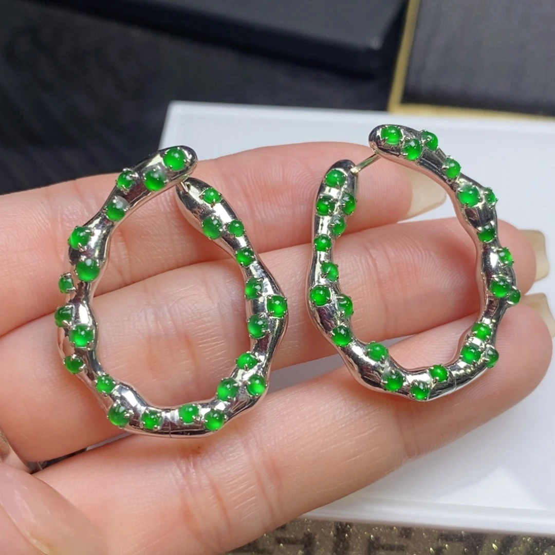 翡翠18K金镶嵌耳饰设计款满绿小蛋面耳扣