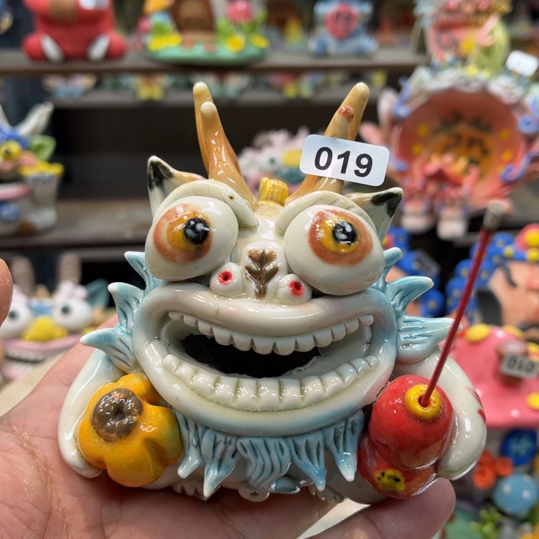 陶瓷纯手工抽象陶瓷摆件019