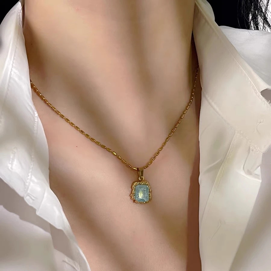 铜合金亚克力项链 冰岛日记】简约气质蓝色方块项链百搭梦幻锁骨链