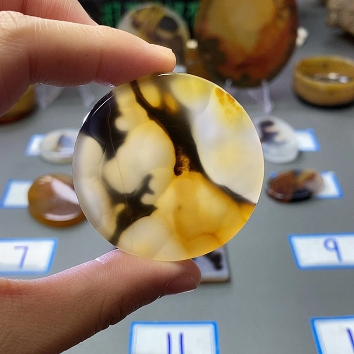 玛瑙/玉髓未镶嵌珠宝半成品60