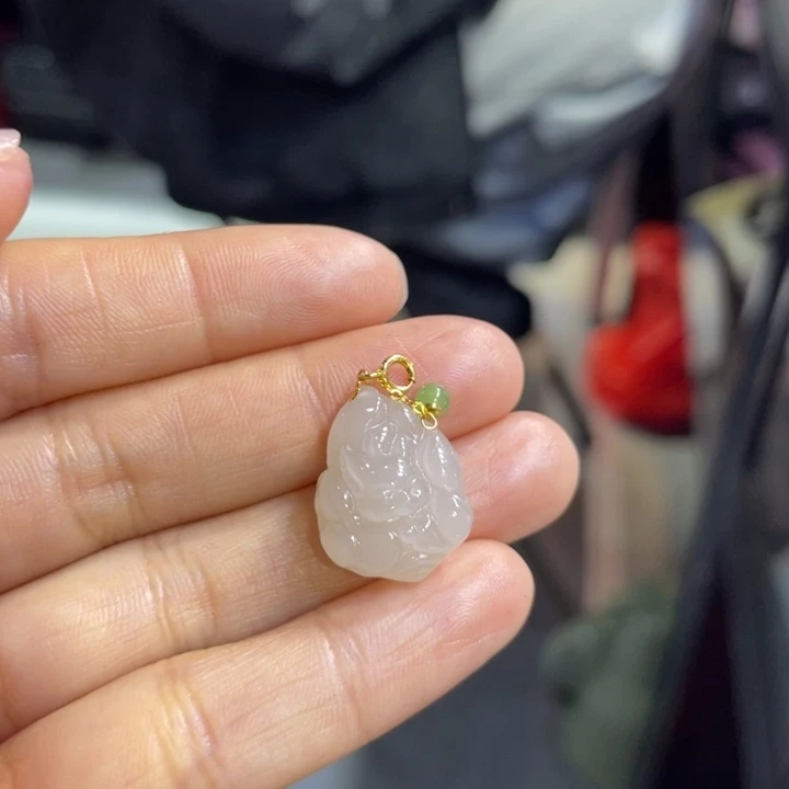 和田玉18K金镶嵌颈饰