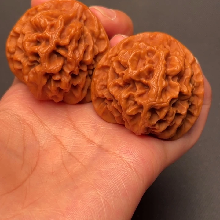 秦岭野生核桃文玩