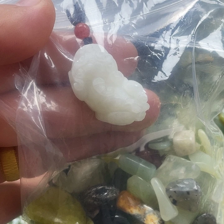 蛇纹石玉未镶嵌珠宝奇石