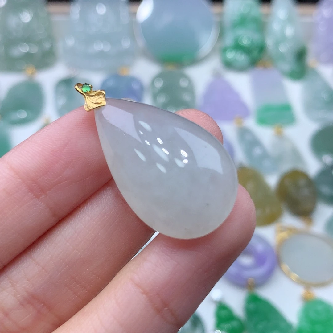 颈饰18K金镶嵌翡翠翡翠