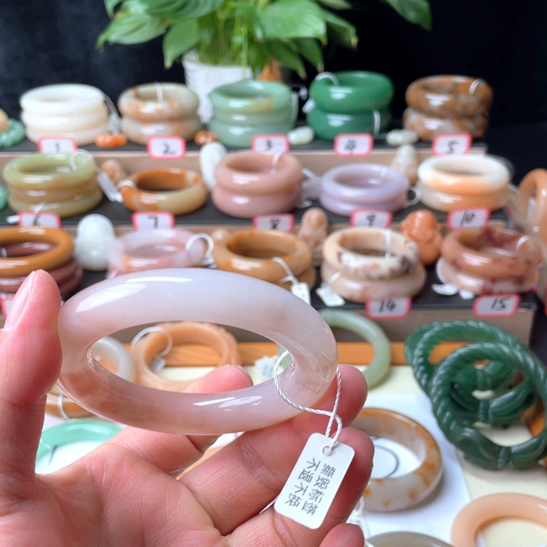 *****石英质玉未镶嵌手镯