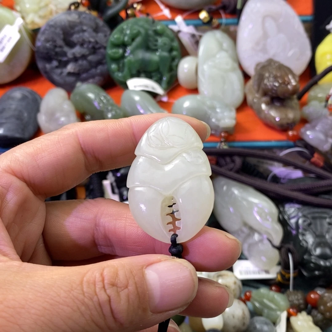 曹***俗和田玉未镶嵌手链