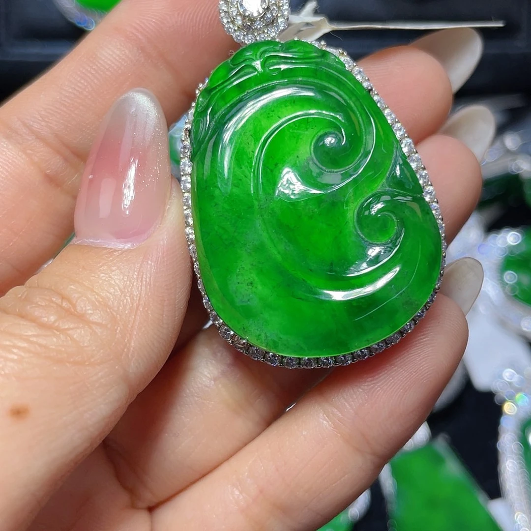 翡翠颈饰银S925镶嵌翡翠