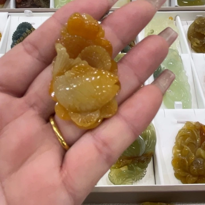 蛇纹石玉合金颈饰